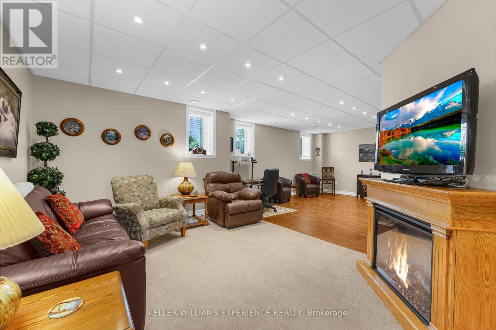 40 Collier Crescent, Essa, Ontario  L3W 0M6 - Photo 29 - N12219311