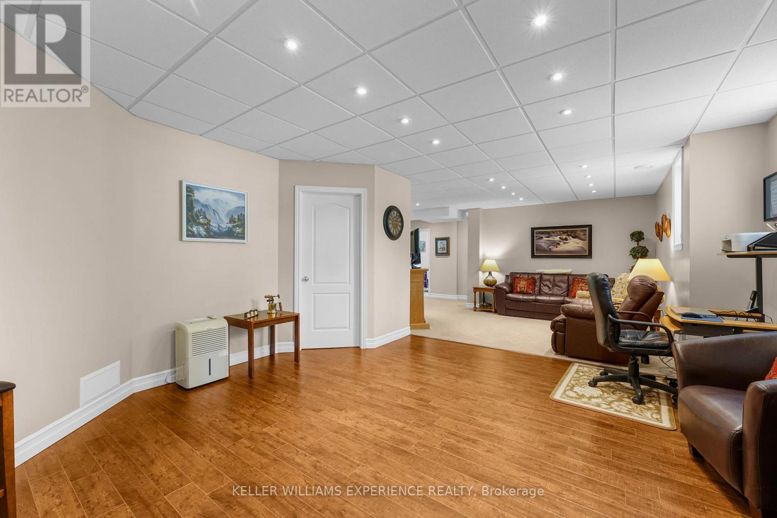 40 Collier Crescent, Essa, Ontario  L3W 0M6 - Photo 32 - N12219311