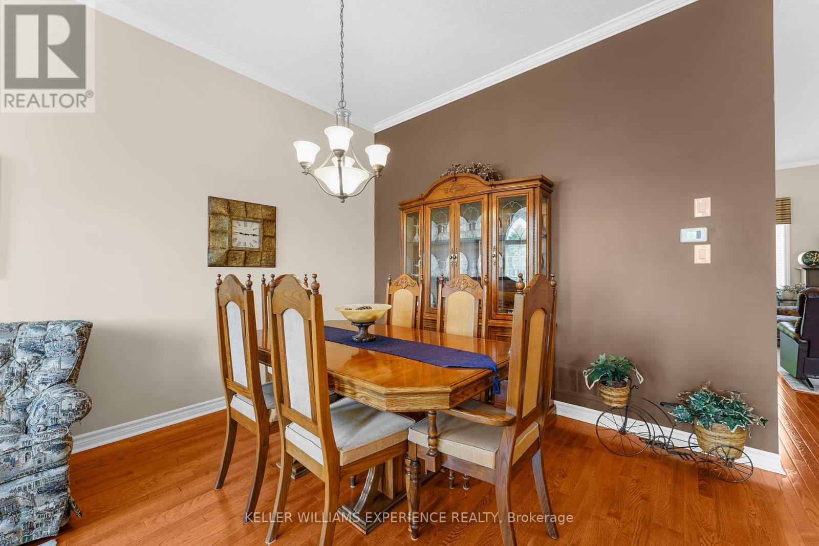 40 Collier Crescent, Essa, Ontario  L3W 0M6 - Photo 11 - N12219311