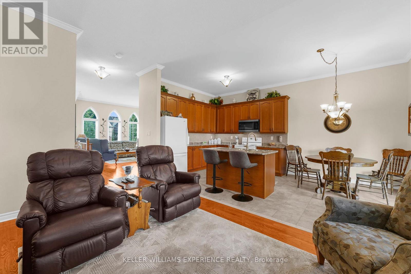 40 Collier Crescent, Essa, Ontario  L3W 0M6 - Photo 12 - N12219311