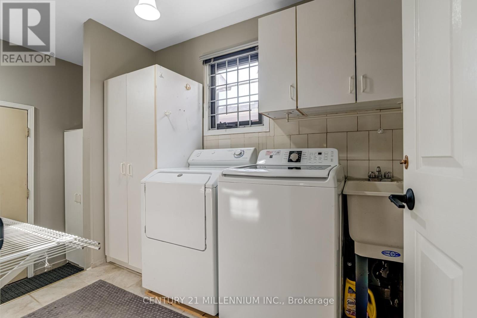 10 Phelps Drive, Brampton (Northwood Park), Ontario  L6X 3V5 - Photo 15 - W12219393