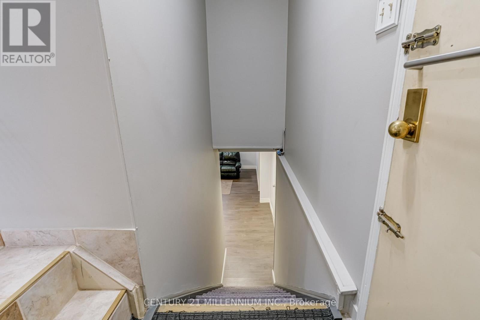 10 Phelps Drive, Brampton (Northwood Park), Ontario  L6X 3V5 - Photo 16 - W12219393
