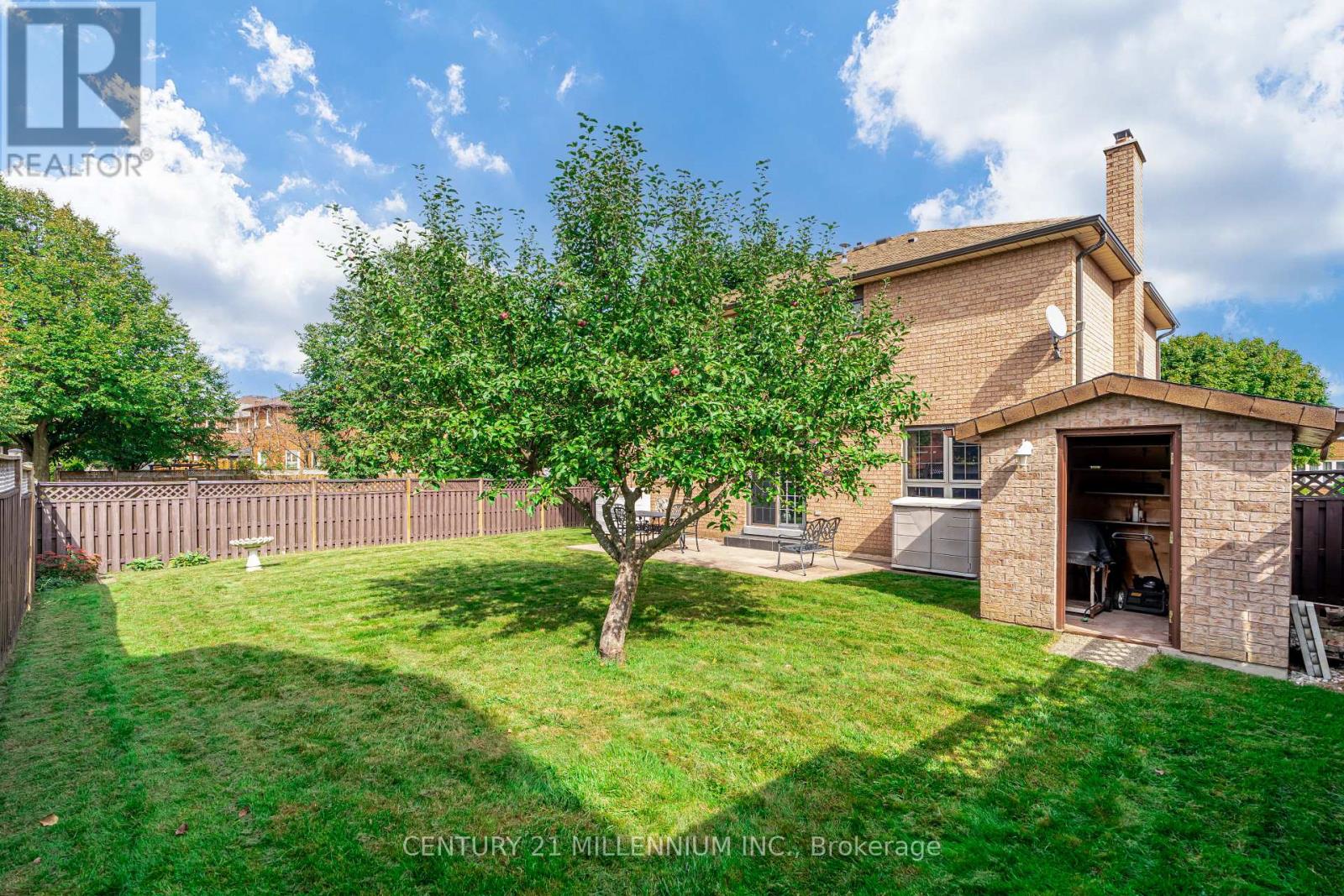 10 Phelps Drive, Brampton (Northwood Park), Ontario  L6X 3V5 - Photo 33 - W12219393