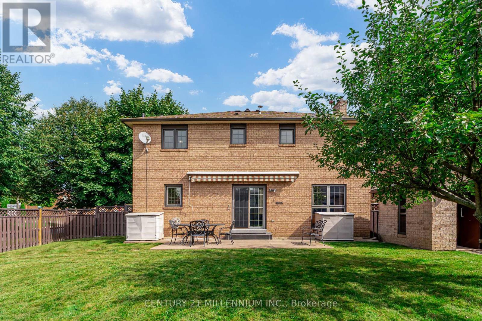 10 Phelps Drive, Brampton (Northwood Park), Ontario  L6X 3V5 - Photo 34 - W12219393