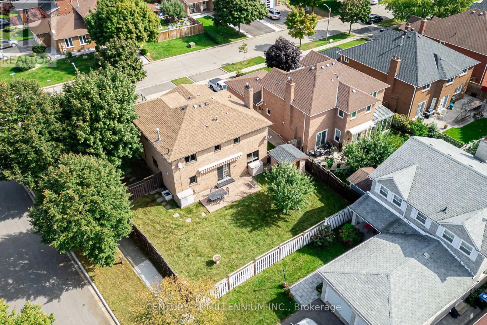 10 Phelps Drive, Brampton (Northwood Park), Ontario  L6X 3V5 - Photo 39 - W12219393