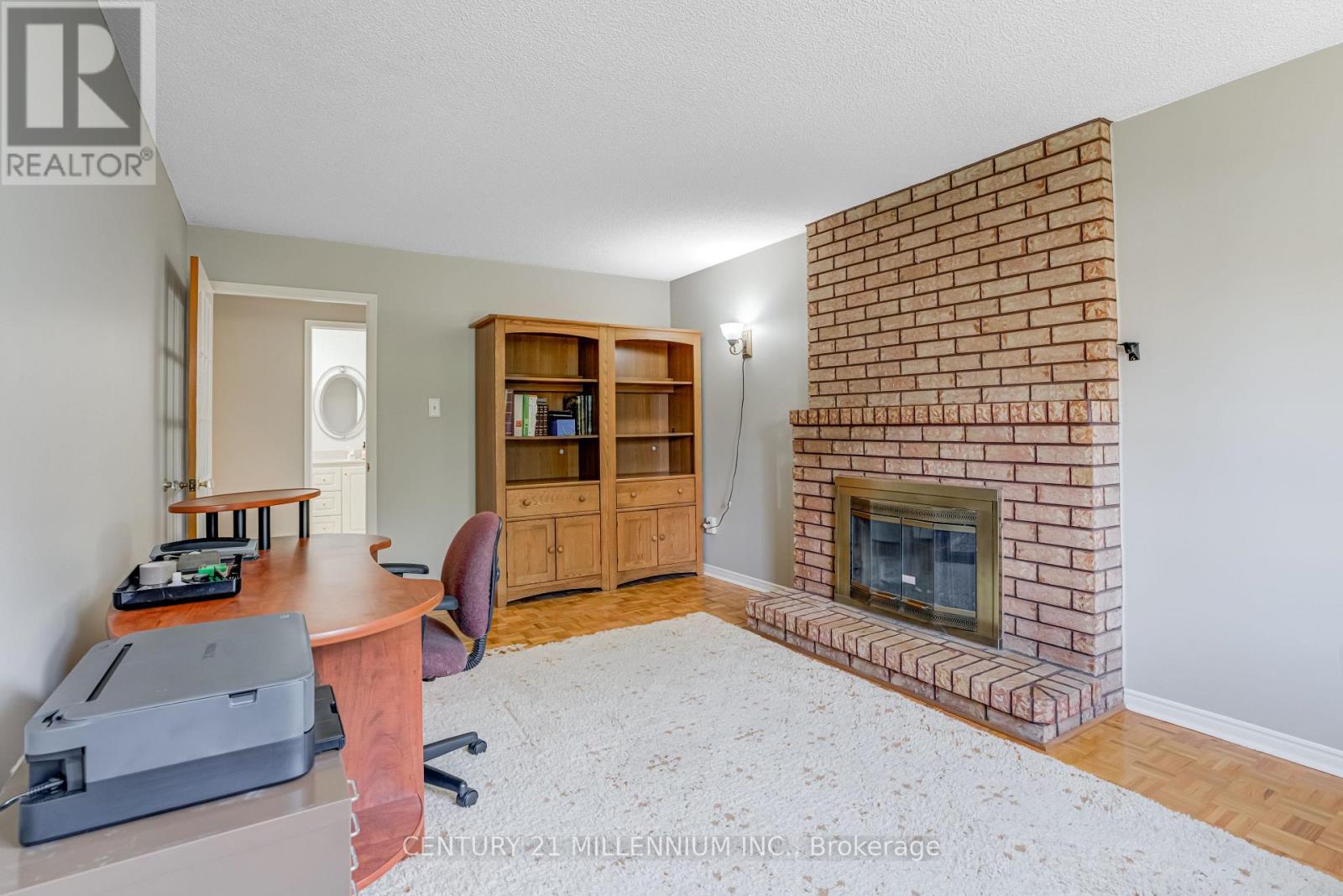 10 Phelps Drive, Brampton (Northwood Park), Ontario  L6X 3V5 - Photo 8 - W12219393
