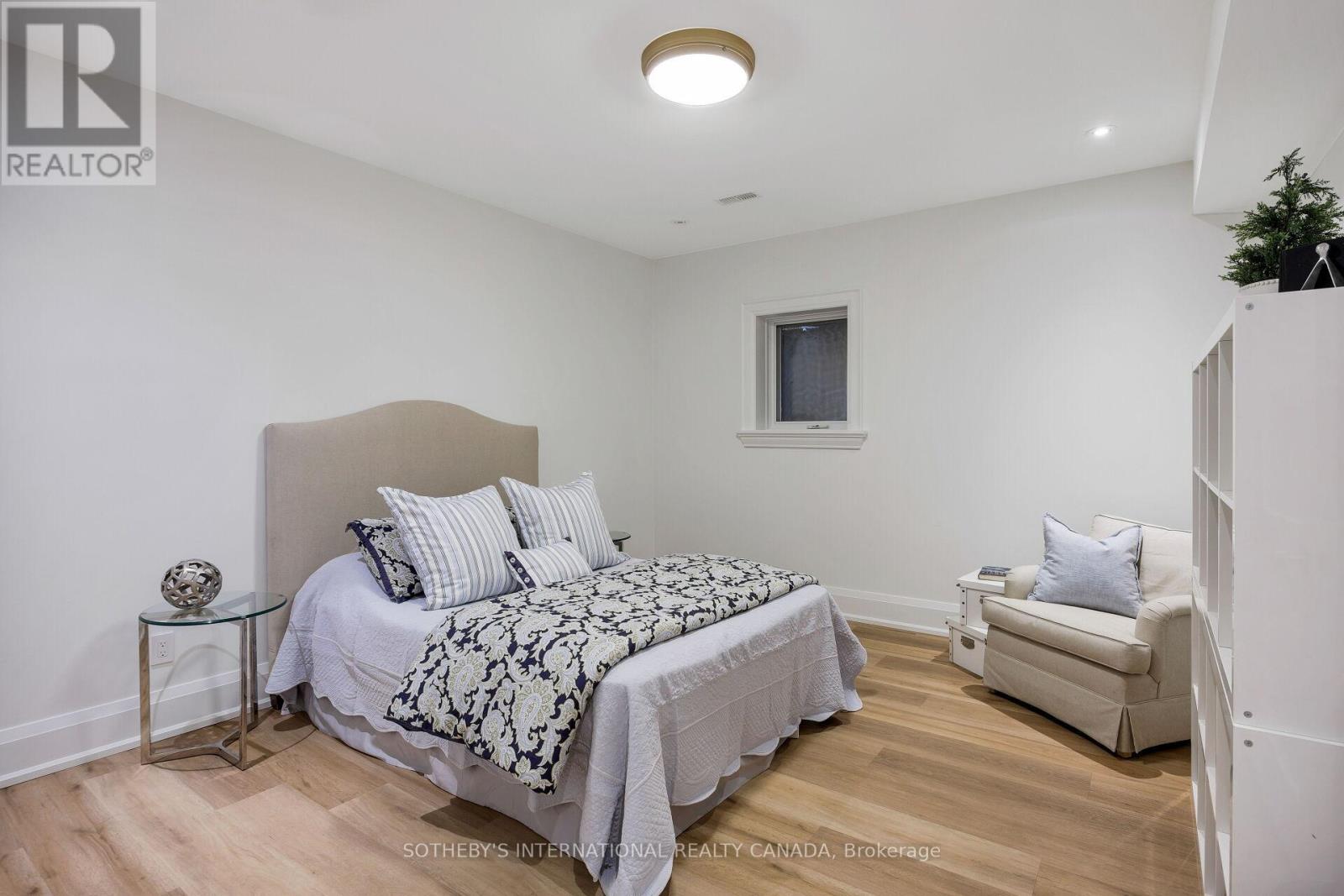 16 Kingscourt Drive, Toronto (Kingsway South), Ontario  M8X 2P6 - Photo 42 - W12219208