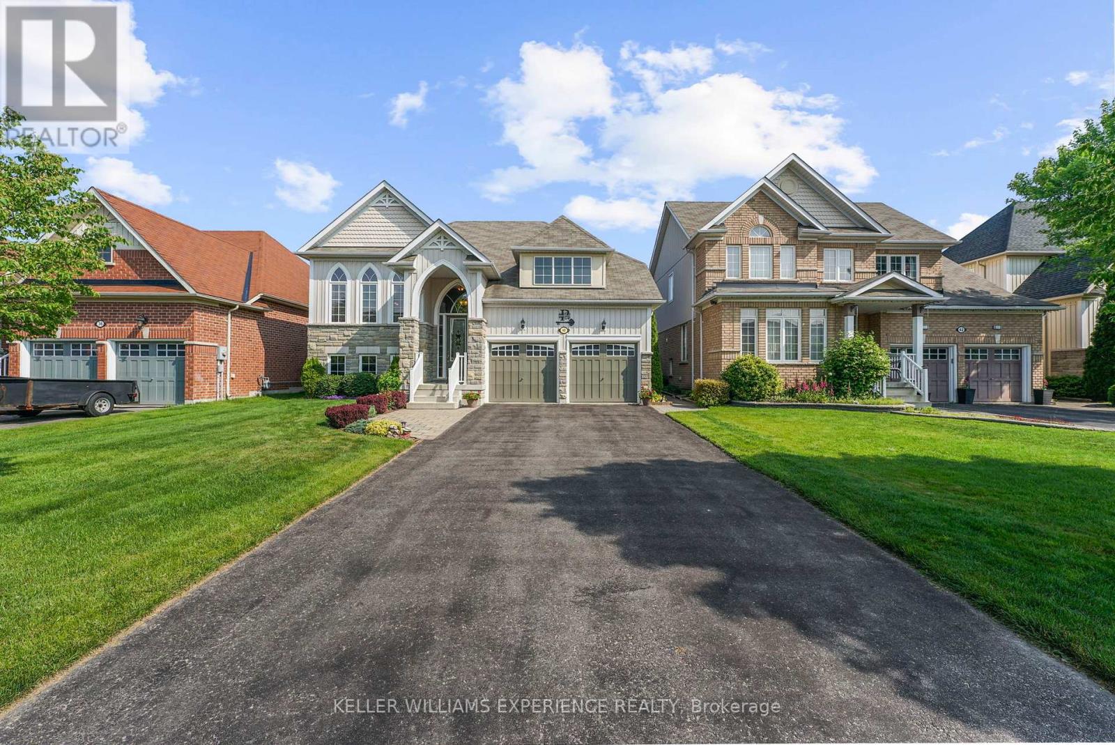 40 Collier Crescent, Essa, Ontario  L3W 0M6 - Photo 5 - N12219311