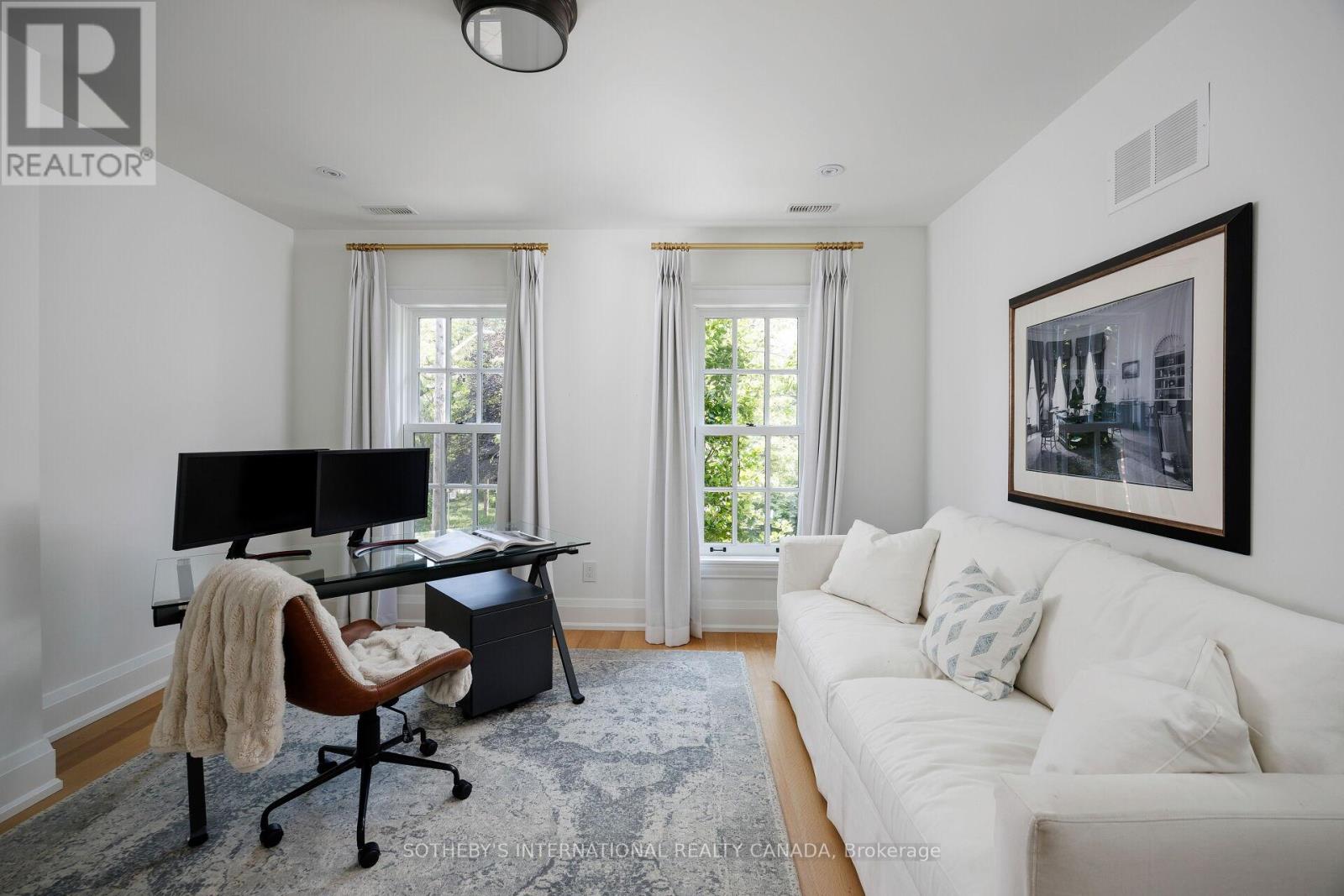 16 Kingscourt Drive, Toronto (Kingsway South), Ontario  M8X 2P6 - Photo 26 - W12219208