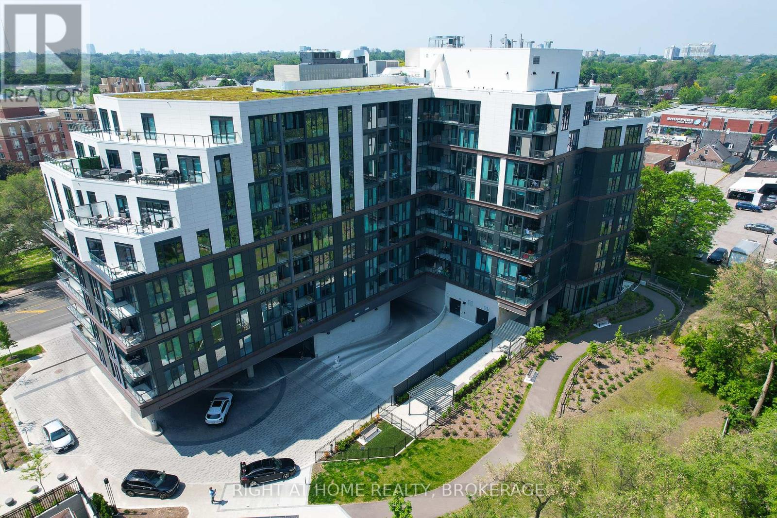 724 - 250 Lawrence Avenue W, Toronto (Lawrence Park North), Ontario  M5M 1B1 - Photo 2 - C12201394