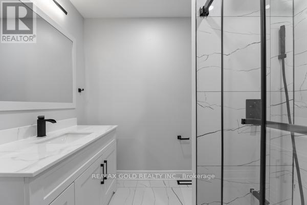 16 Upshall Drive, Brampton (Brampton West), Ontario  L6P 1E1 - Photo 25 - W12218926