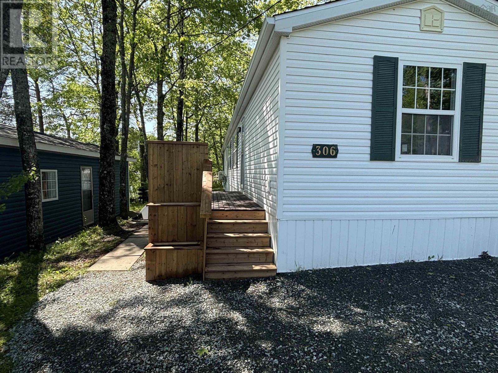 Property at 306 Ioney Hill image 3