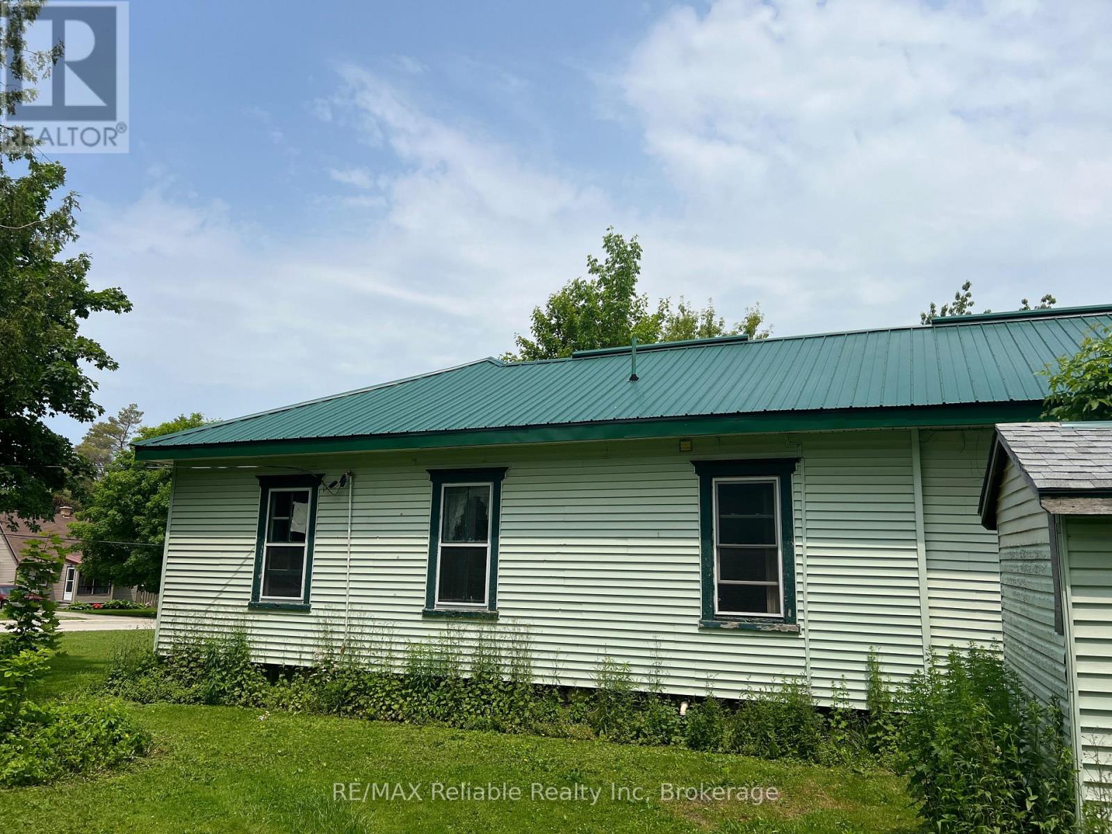 83 North Street S, Central Huron, Ontario  N0M 1L0 - Photo 6 - X12216732