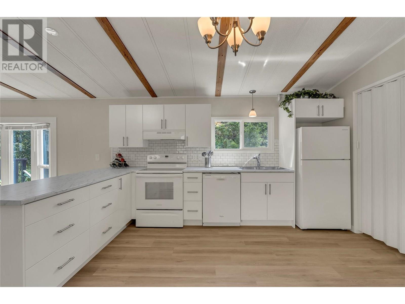 1701 Penticton Avenue Unit# 305, Penticton, British Columbia  V2A 2N5 - Photo 5 - 10352078