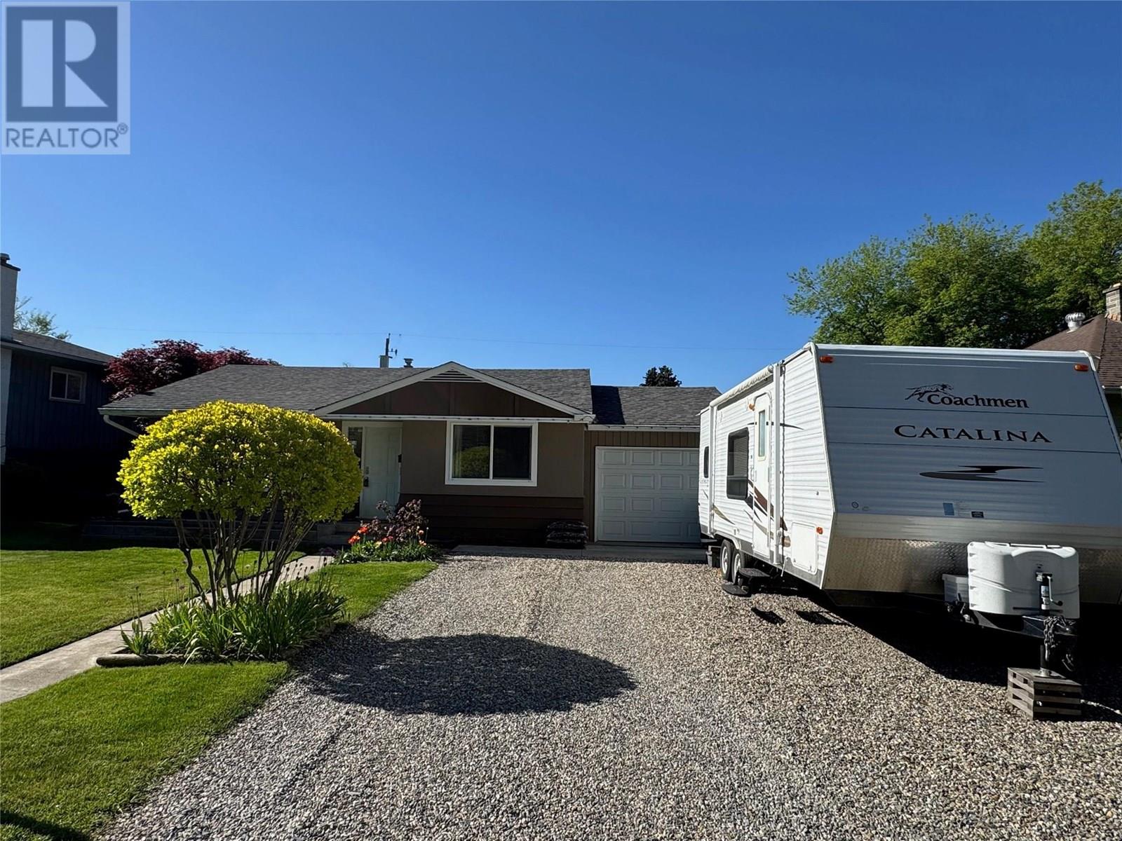 Property at 4106 28 Avenue image 3