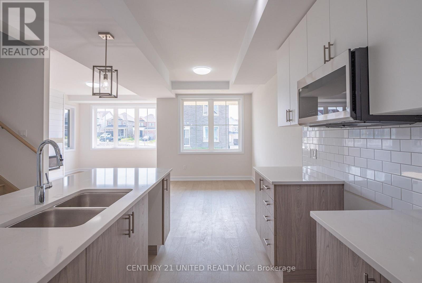 Property at 307 MULLIGHAN GARDENS image 2