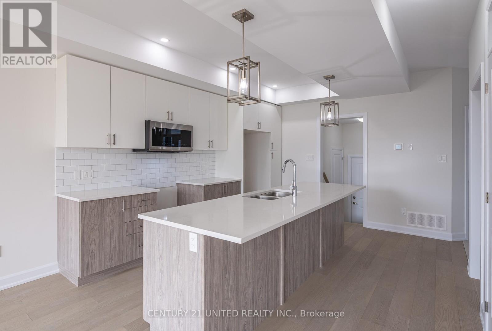 Property at 307 MULLIGHAN GARDENS image 3