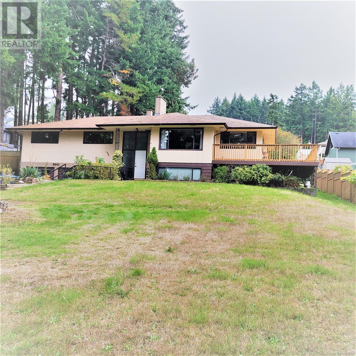 Property at 5831 Hammond Bay Rd image 1