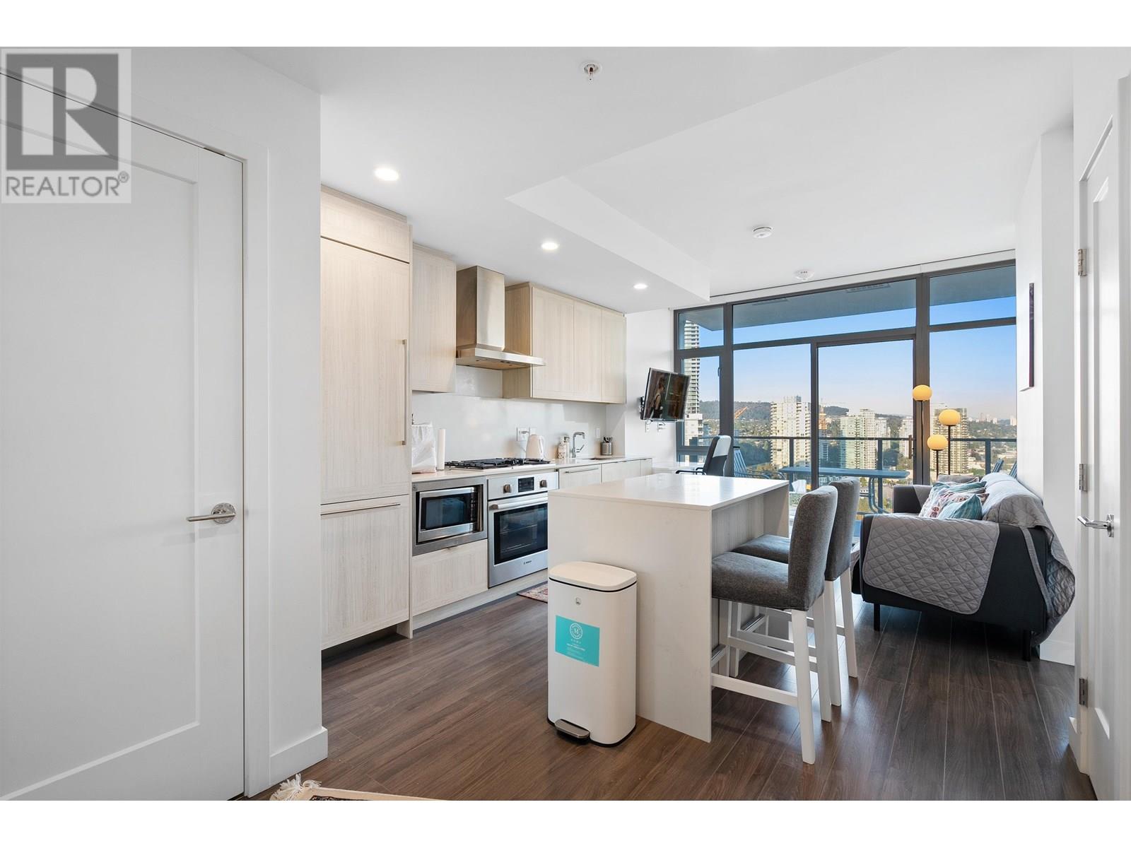 Listing Picture 4 of 22 : 2303 2351 BETA AVENUE, Burnaby / 本拿比 - 魯藝地產 Yvonne Lu Group - MLS Medallion Club Member