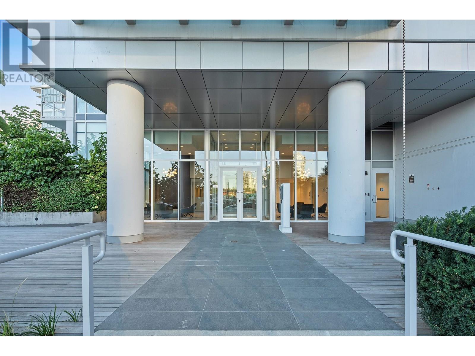 Listing Picture 18 of 22 : 2303 2351 BETA AVENUE, Burnaby / 本拿比 - 魯藝地產 Yvonne Lu Group - MLS Medallion Club Member