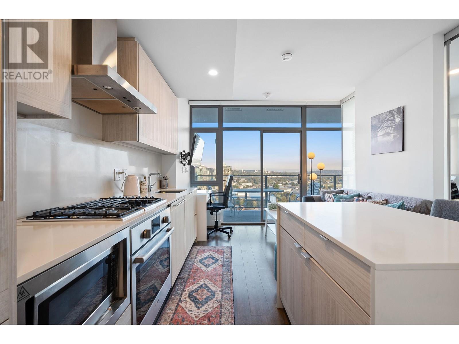 Listing Picture 8 of 22 : 2303 2351 BETA AVENUE, Burnaby / 本拿比 - 魯藝地產 Yvonne Lu Group - MLS Medallion Club Member