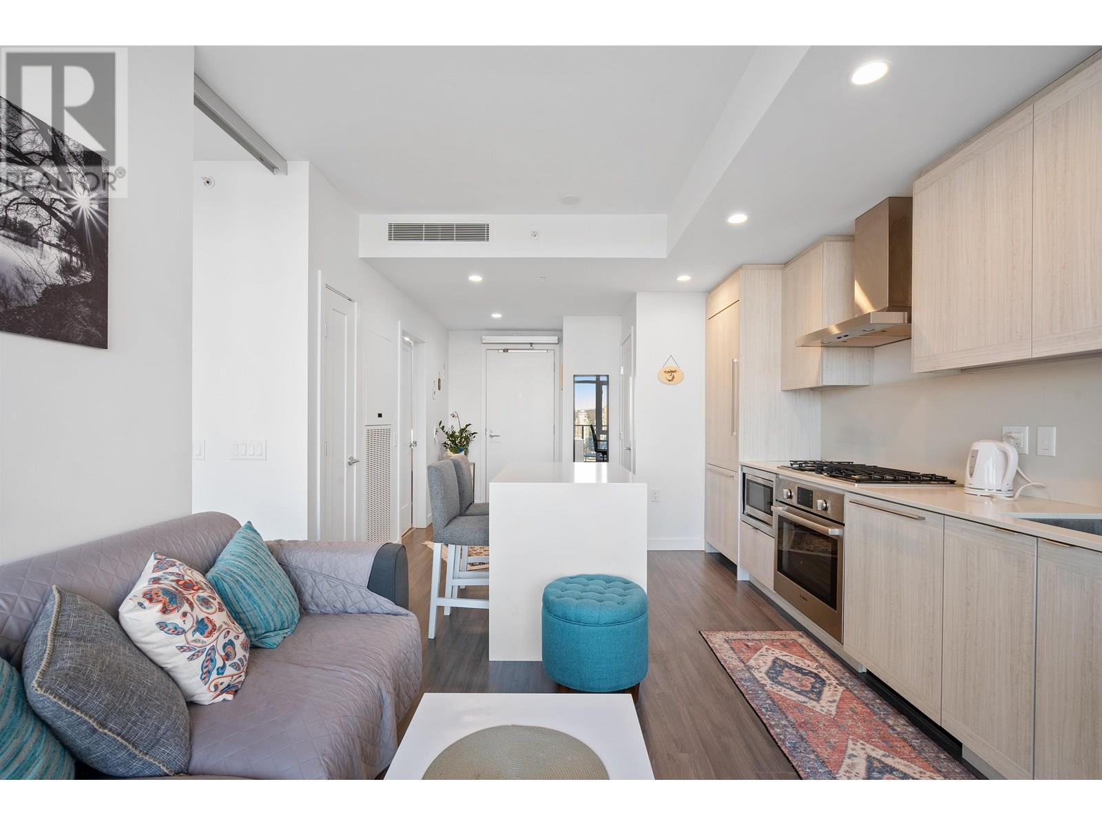 Listing Picture 11 of 22 : 2303 2351 BETA AVENUE, Burnaby / 本拿比 - 魯藝地產 Yvonne Lu Group - MLS Medallion Club Member