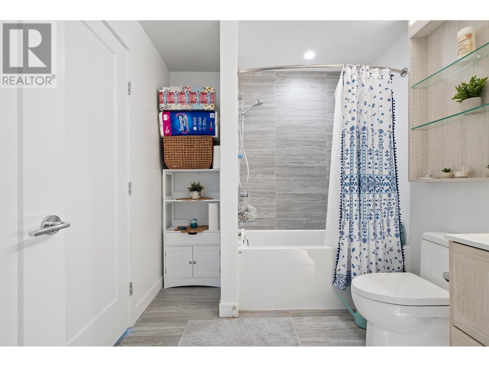 Listing Picture 13 of 22 : 2303 2351 BETA AVENUE, Burnaby / 本拿比 - 魯藝地產 Yvonne Lu Group - MLS Medallion Club Member