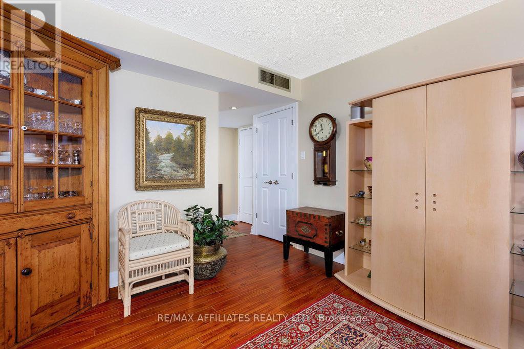 Property at 1705 - 1195 RICHMOND ROAD image 4