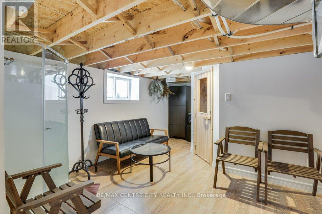 146 Victoria Street, London East, Ontario  N6A 2B7 - Photo 36 - X12127189