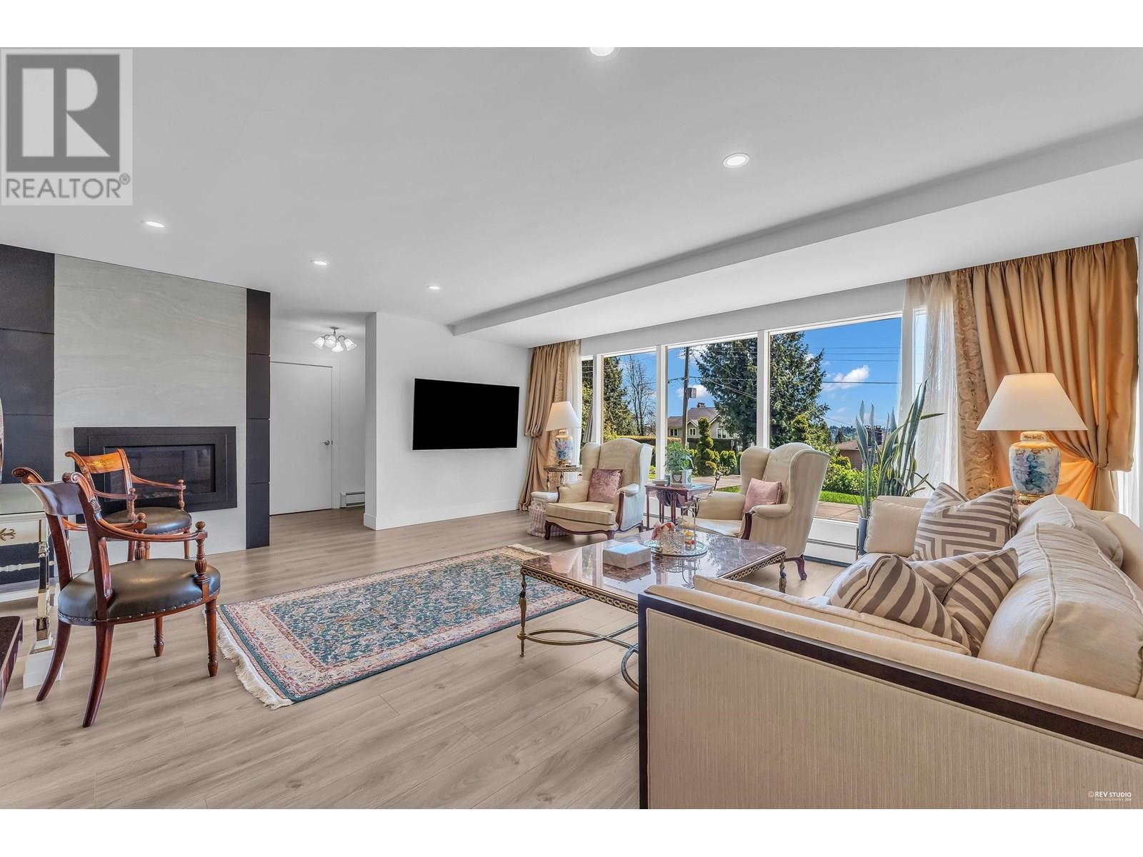 Property at 1555 LAWSON AVENUE image 4