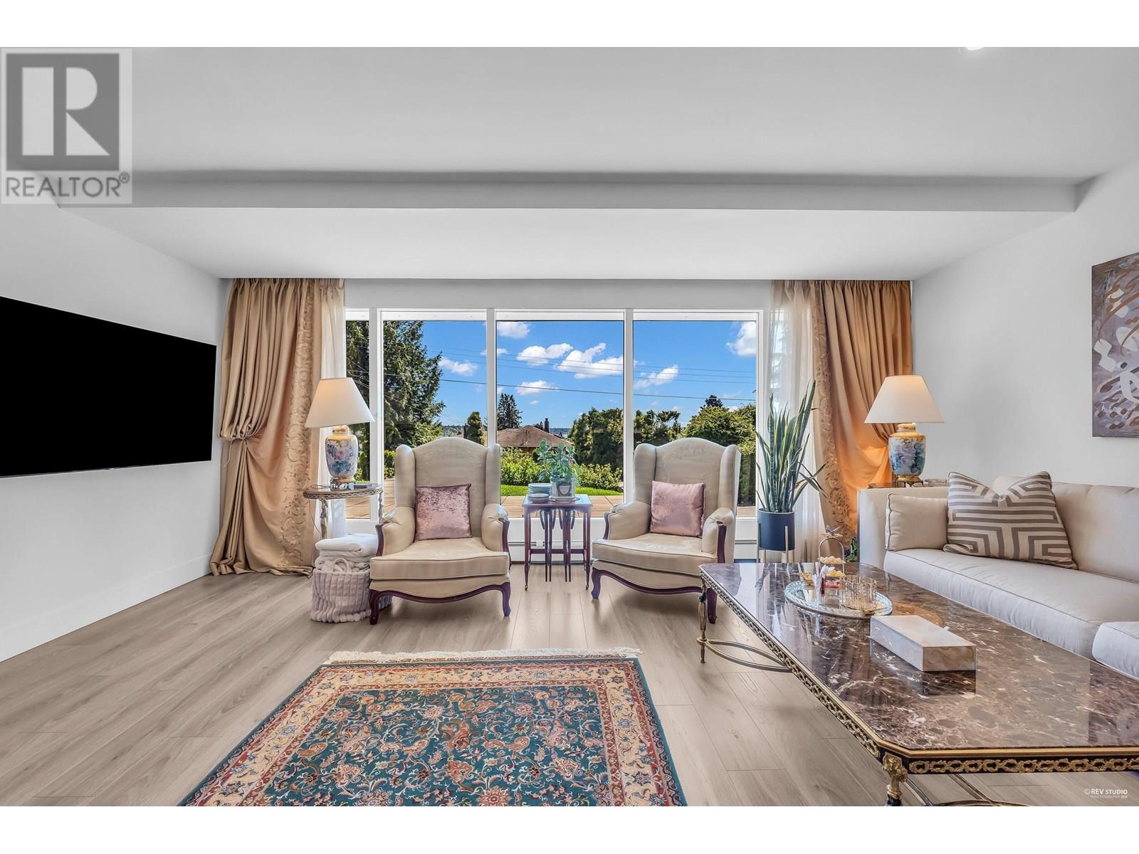 Property at 1555 LAWSON AVENUE image 5