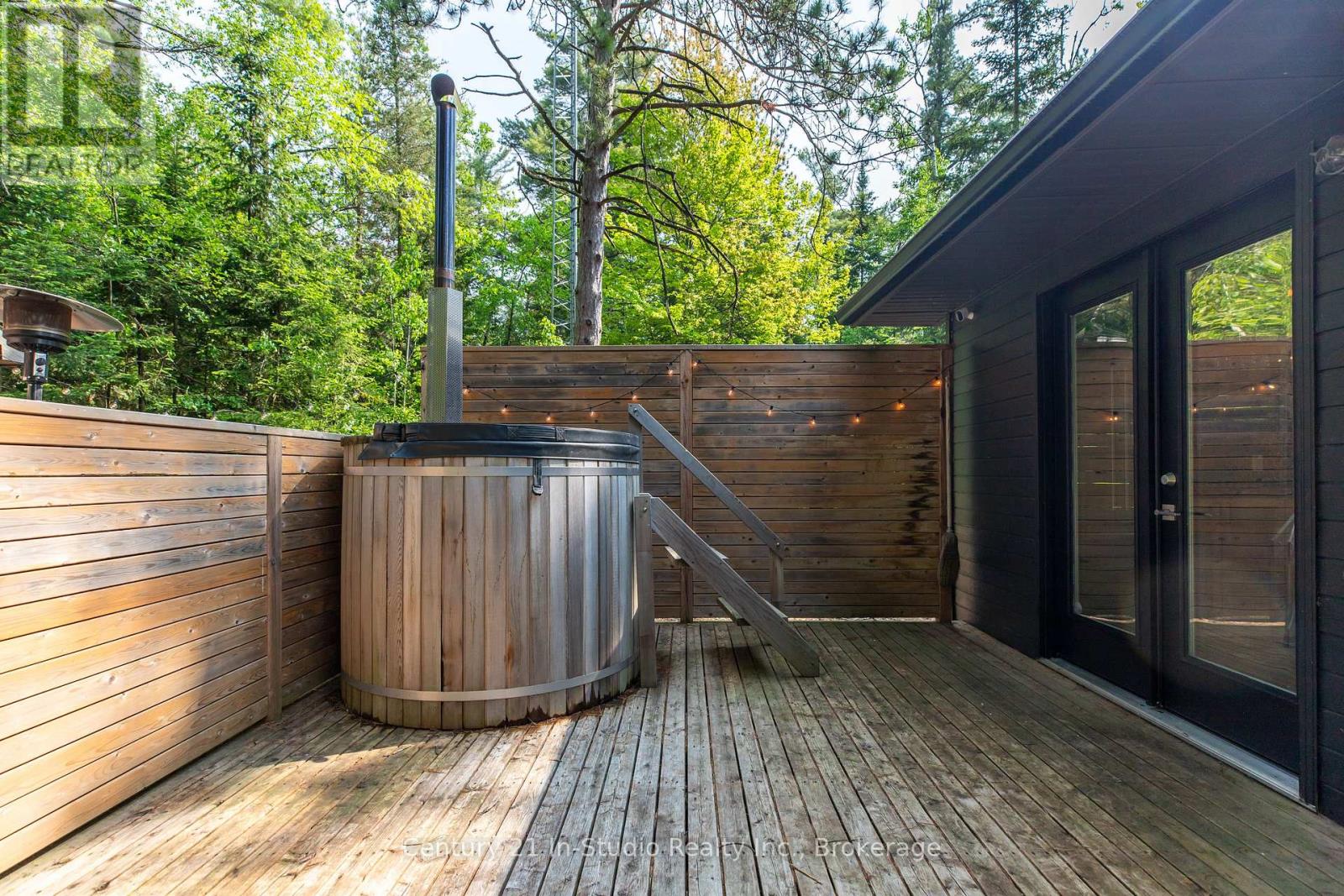 204 Ogimah Road, South Bruce Peninsula, Ontario  N0H 2T0 - Photo 10 - X12219694