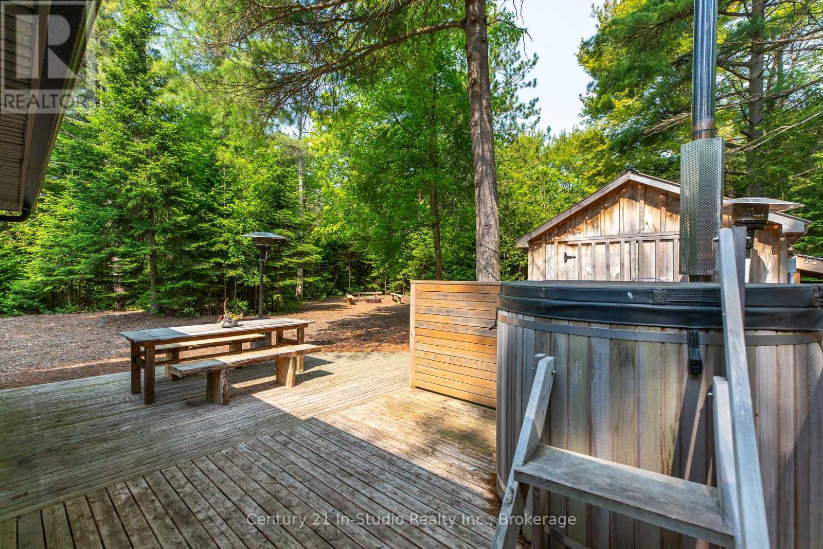 204 Ogimah Road, South Bruce Peninsula, Ontario  N0H 2T0 - Photo 11 - X12219694