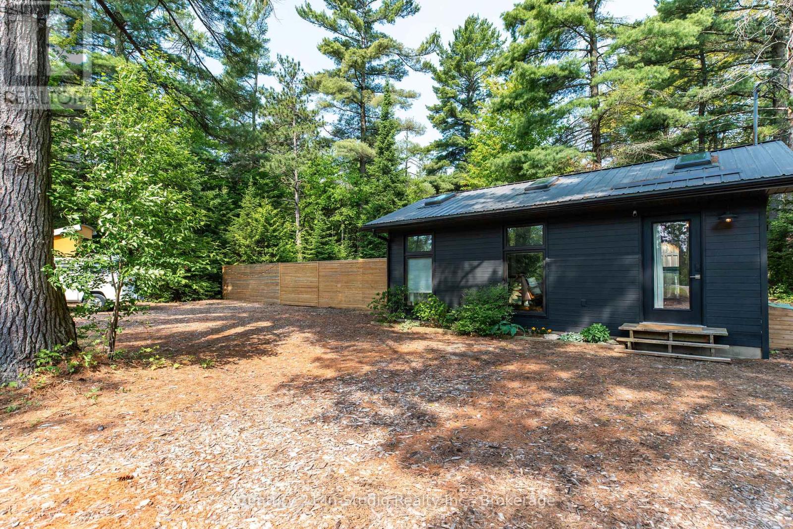 204 Ogimah Road, South Bruce Peninsula, Ontario  N0H 2T0 - Photo 3 - X12219694