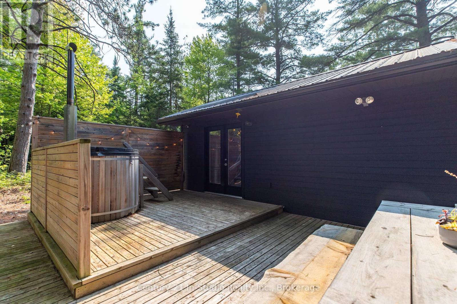 204 Ogimah Road, South Bruce Peninsula, Ontario  N0H 2T0 - Photo 9 - X12219694