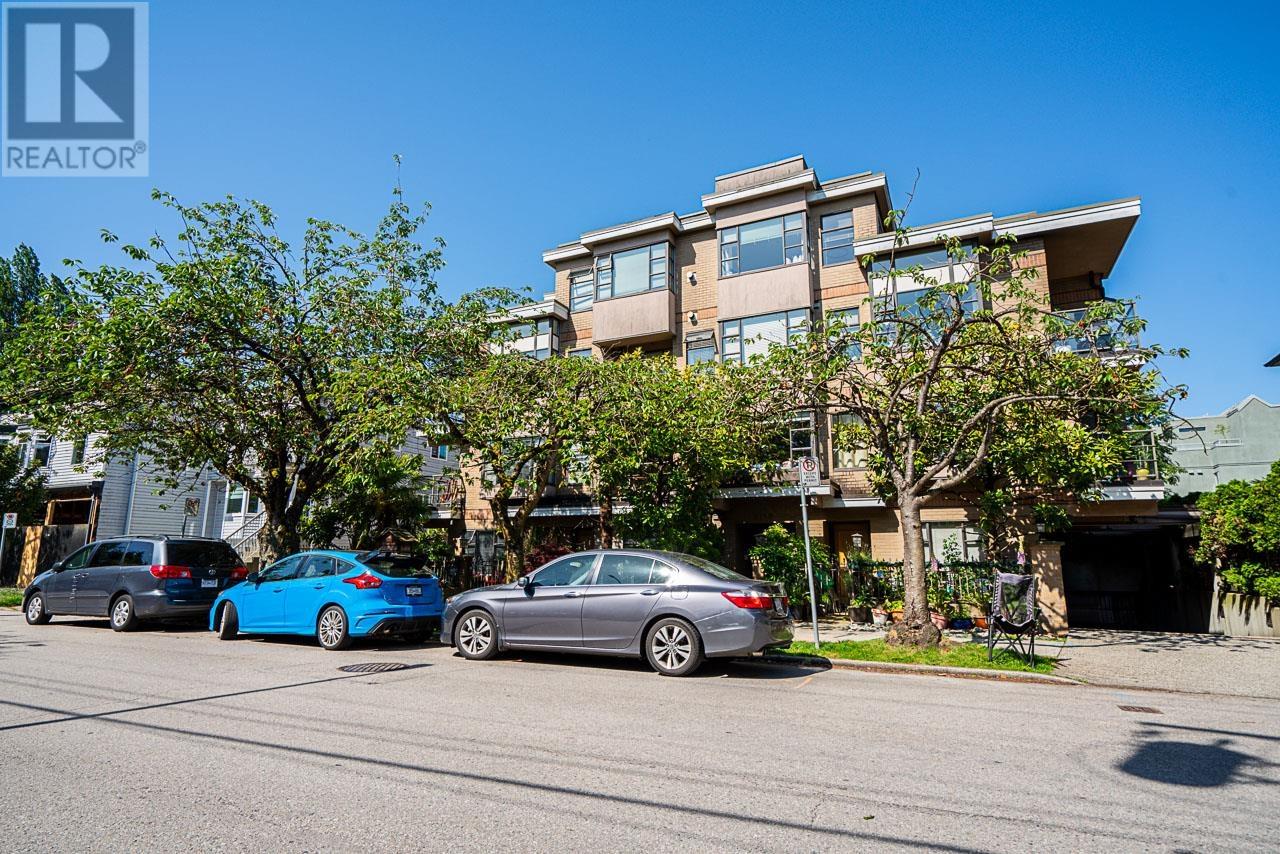 304 2119 YEW STREET, Vancouver, British Columbia