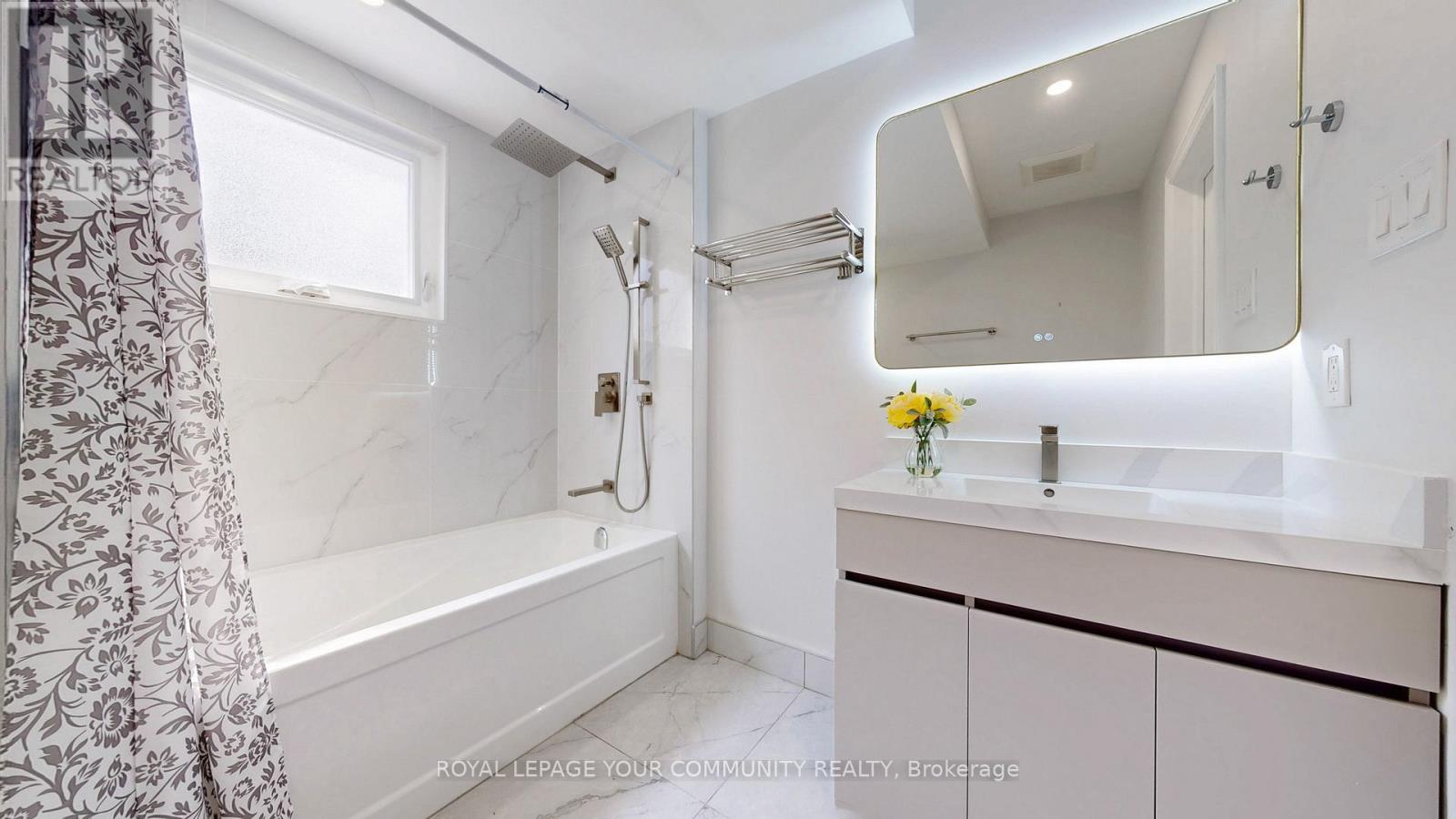 731 Glencairn Avenue, Toronto, Ontario  M6B 1Z9 - Photo 37 - C12209503