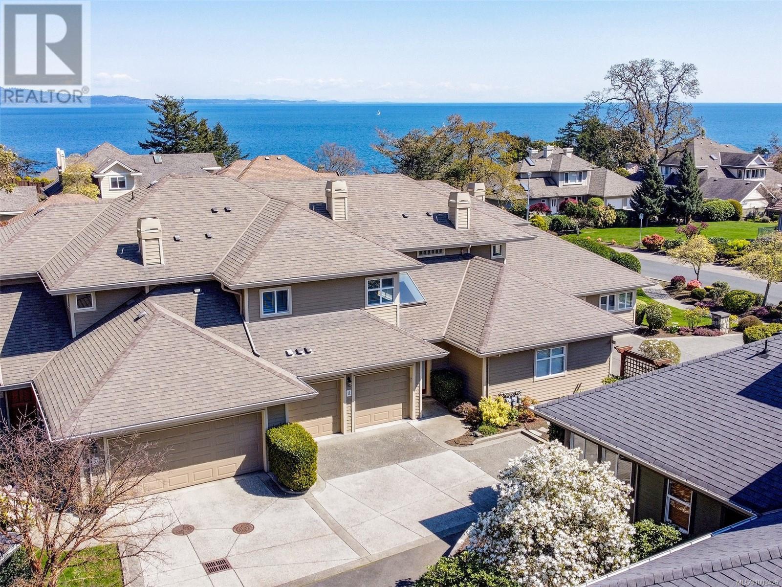 Property at 11 4522 Gordon Point Dr image 1