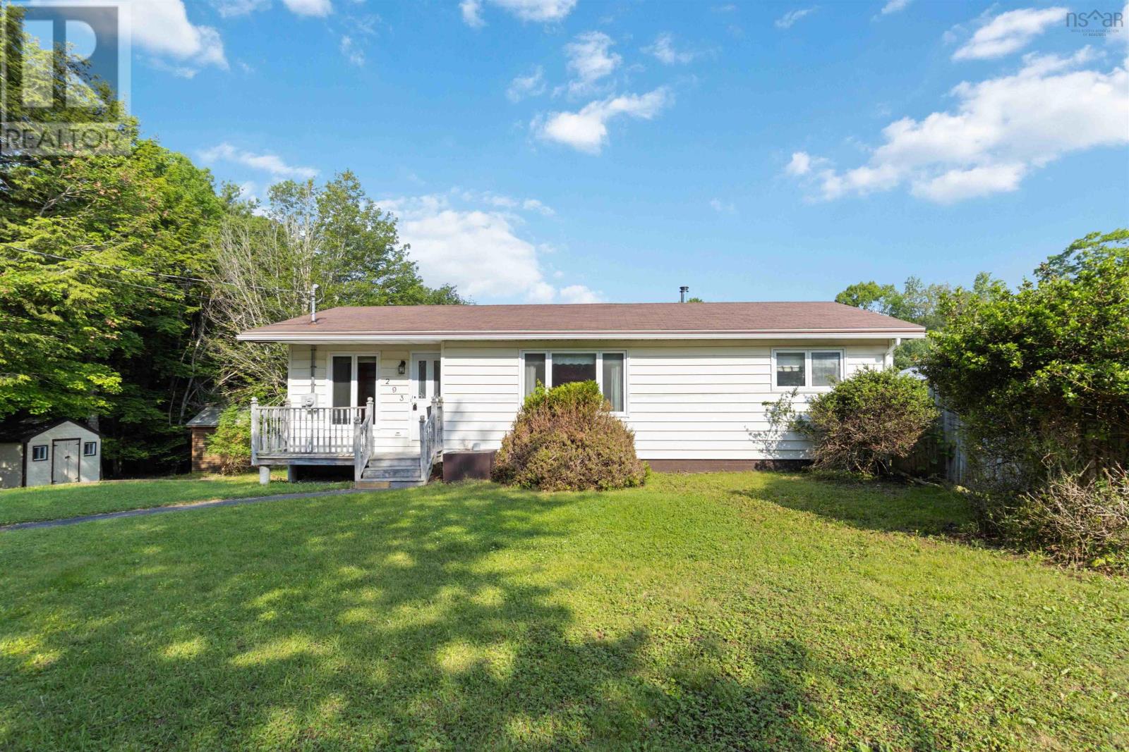 293 Kydd Street, Bridgewater, Nova Scotia  B4V 3H2 - Photo 2 - 202513723