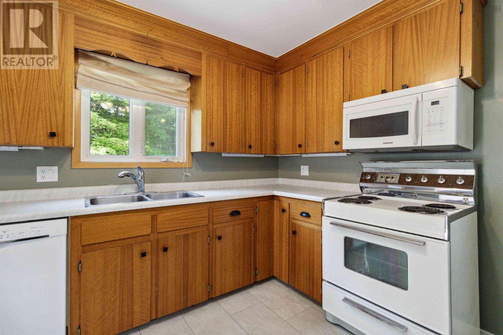 293 Kydd Street, Bridgewater, Nova Scotia  B4V 3H2 - Photo 25 - 202513723