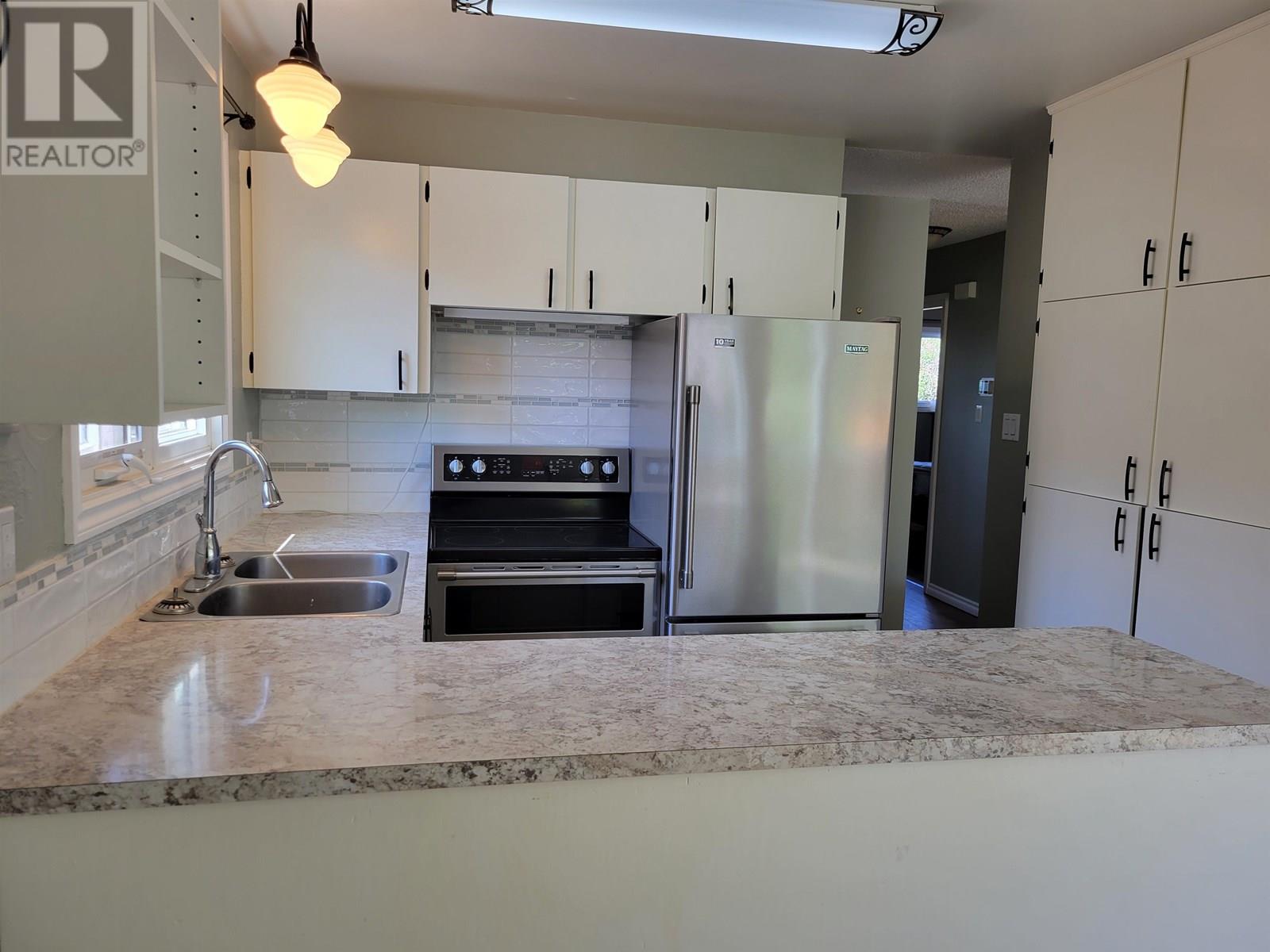 177 E 5th Street, Vanderhoof, British Columbia  V0J 3A0 - Photo 3 - R3014840
