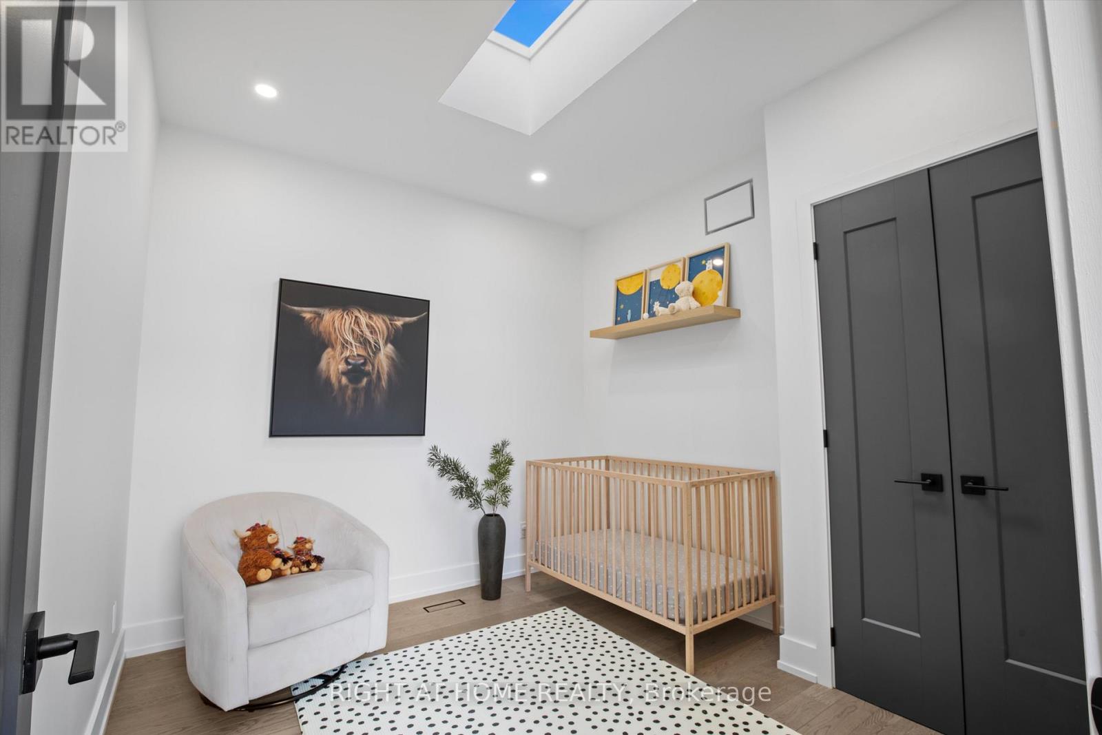65 Aileen Avenue, Toronto, Ontario  M6M 1E7 - Photo 11 - W12177927