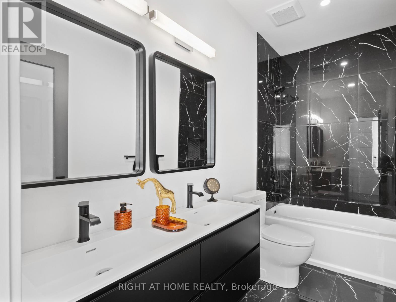 65 Aileen Avenue, Toronto, Ontario  M6M 1E7 - Photo 12 - W12177927
