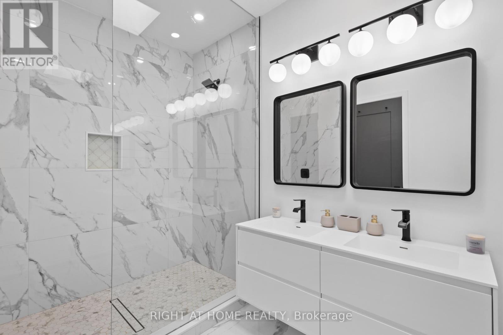 65 Aileen Avenue, Toronto, Ontario  M6M 1E7 - Photo 7 - W12177927