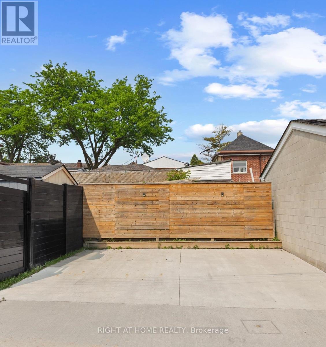 65 Aileen Avenue, Toronto, Ontario  M6M 1E7 - Photo 17 - W12177927