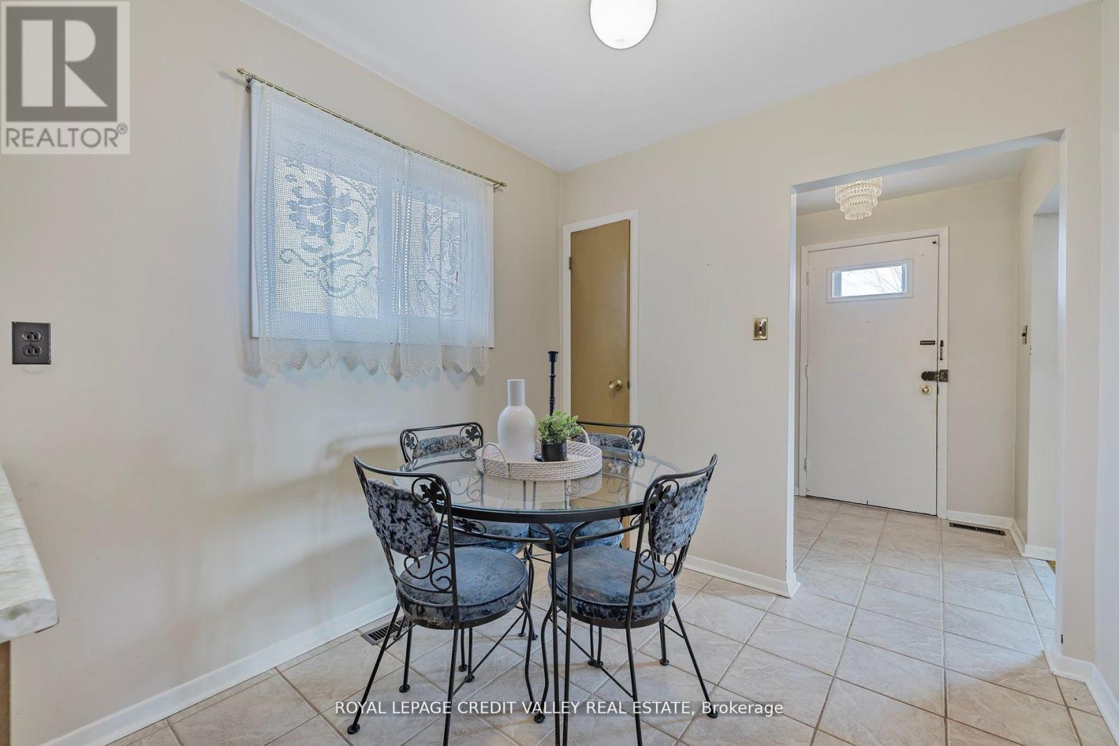 82 Terra Cotta Crescent, Brampton, Ontario  L6W 1C1 - Photo 12 - W12197812