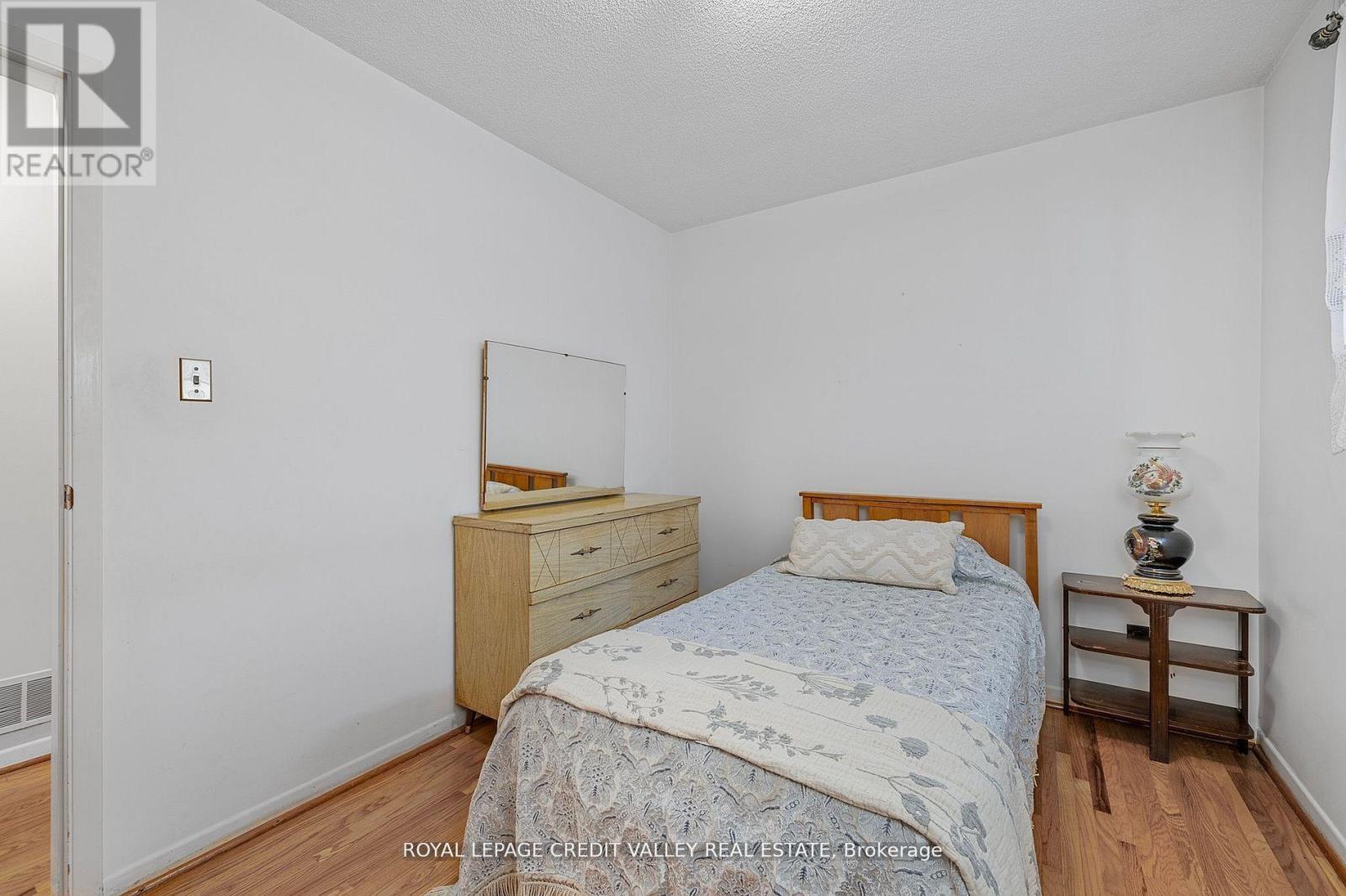 82 Terra Cotta Crescent, Brampton, Ontario  L6W 1C1 - Photo 16 - W12197812