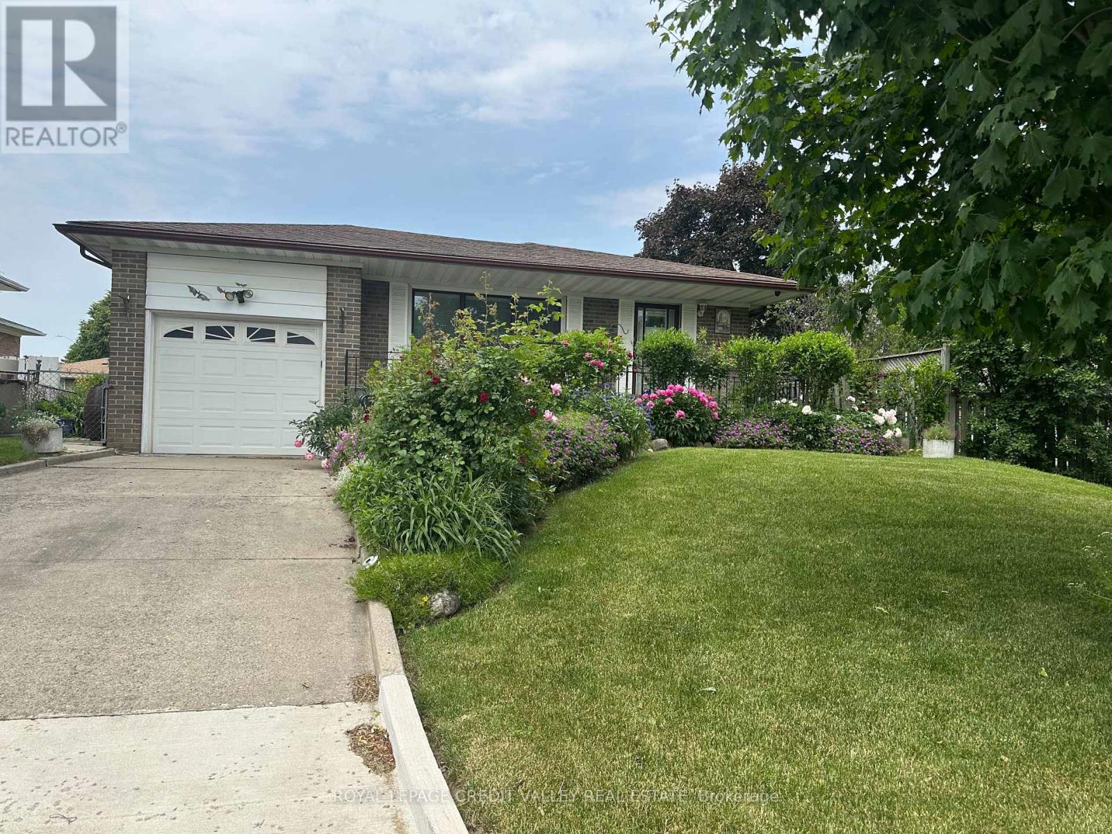 82 Terra Cotta Crescent, Brampton, Ontario  L6W 1C1 - Photo 1 - W12197812