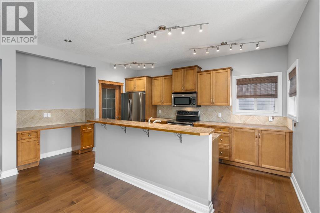 Property at 261 Canals Circle SW image 5