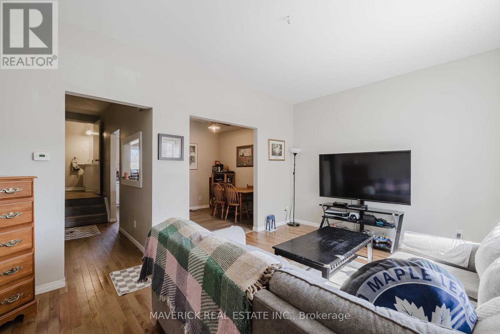 Property at 667 GRIFFITH STREET image 5